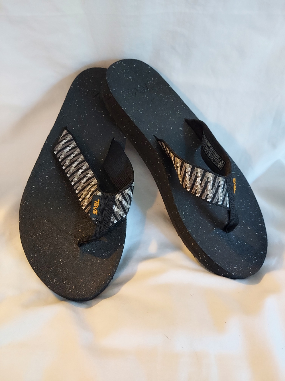 Teva ReFlip Black & White Wave Platform Cushion Flip Flops Sandals Size 7